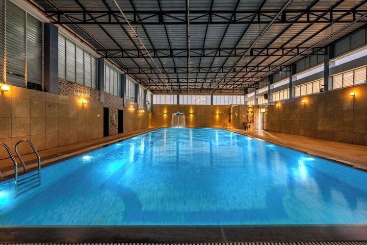 Pool 24 of 48