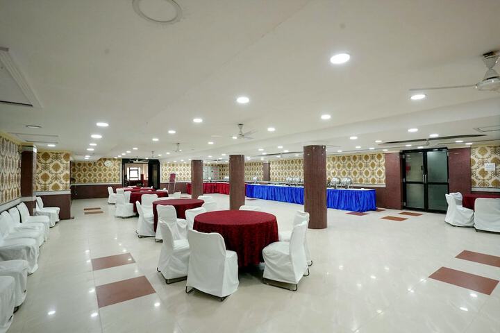 Ballroom/Hall 14 of 18