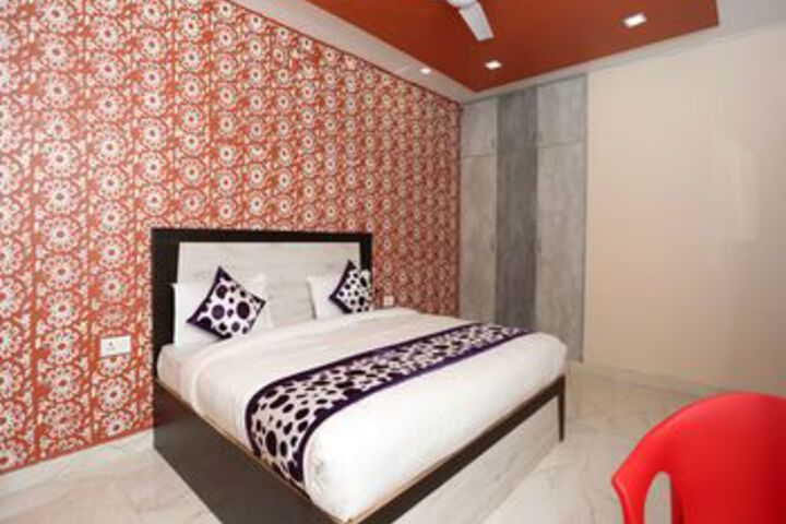 Room 13 of 24