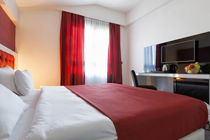 Room 54 of 267