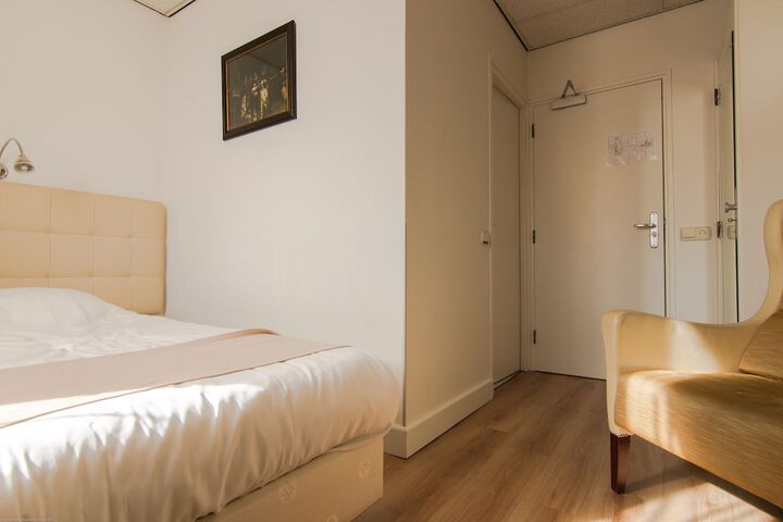 Room 8 of 31
