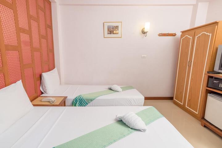 Room 12 of 24