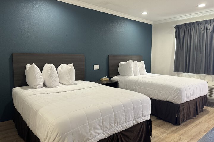 2 Double Beds (5 of 8)