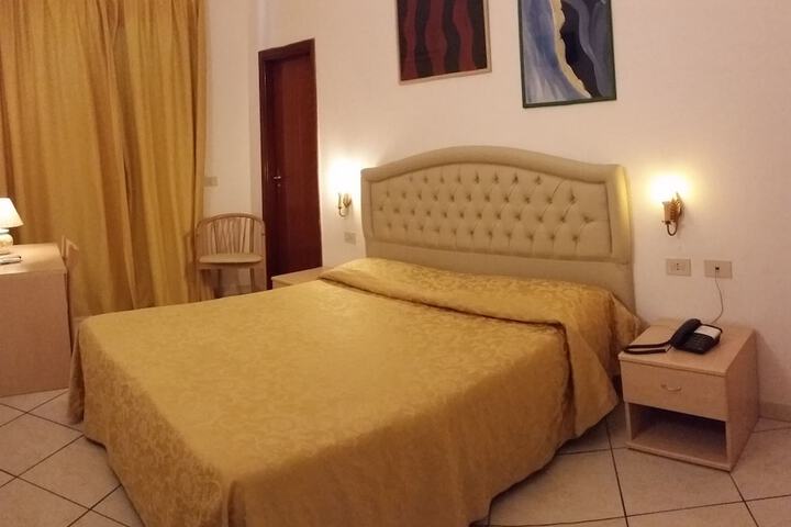 Room 3 of 50