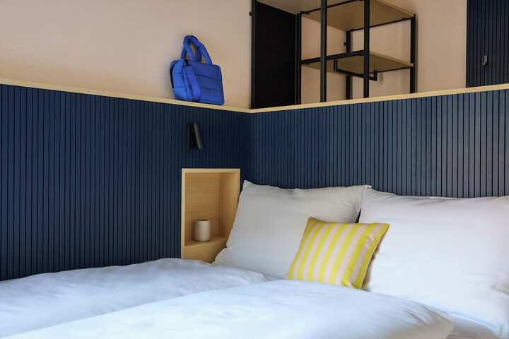 Room 21 of 75