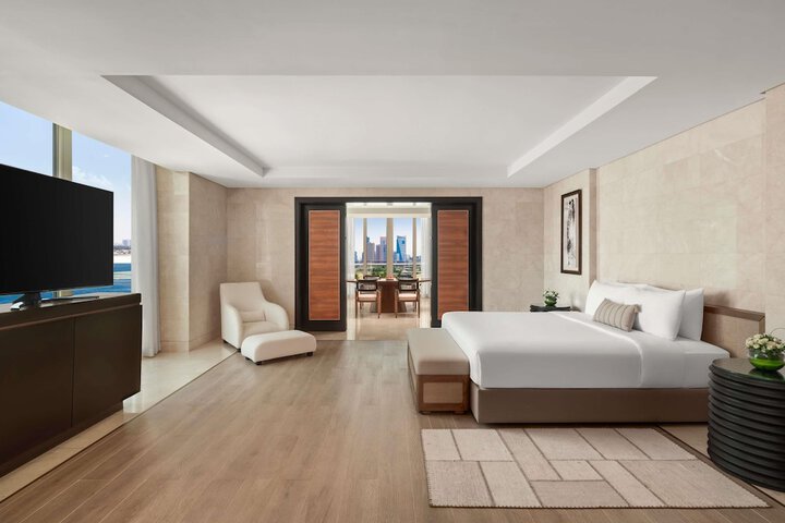 Room 46 of 208