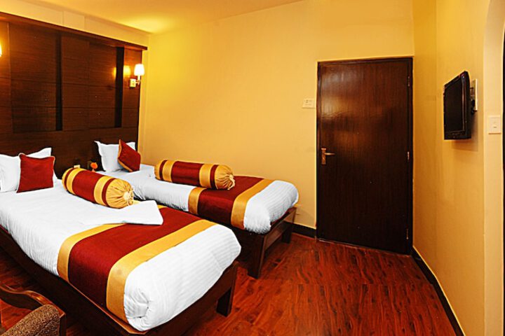 Room 12 of 35