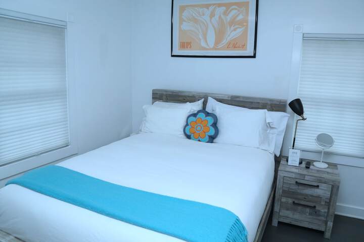 Room 5 of 18
