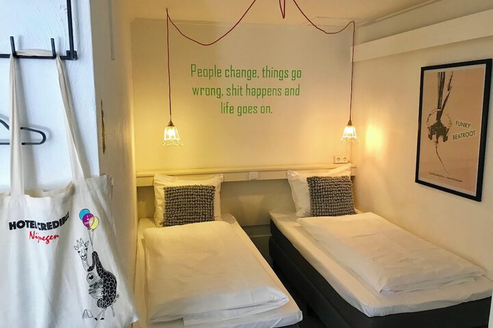 Room 12 of 65
