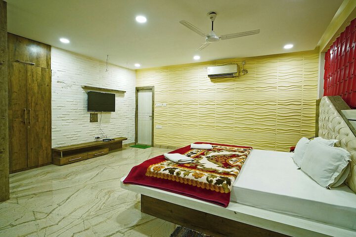 Room 12 of 88