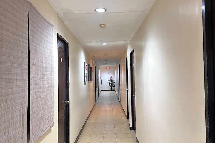 Ballroom/Hall 23 of 33