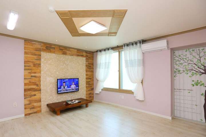 Room 17 of 39