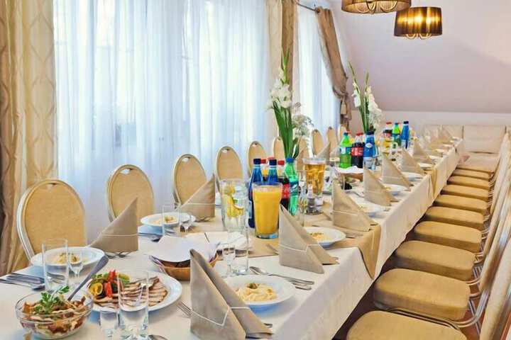 Banquet hall