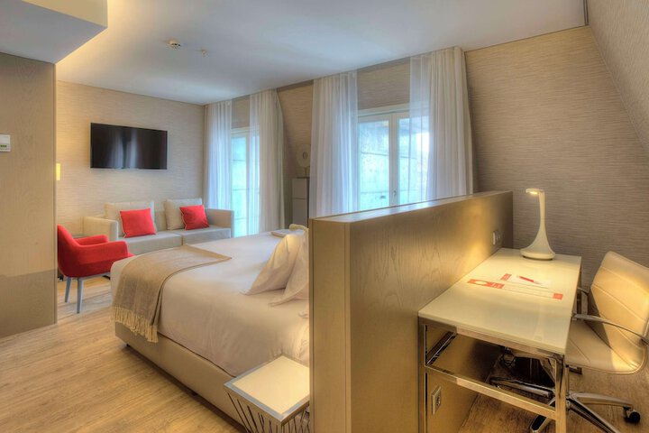 Room 14 of 64
