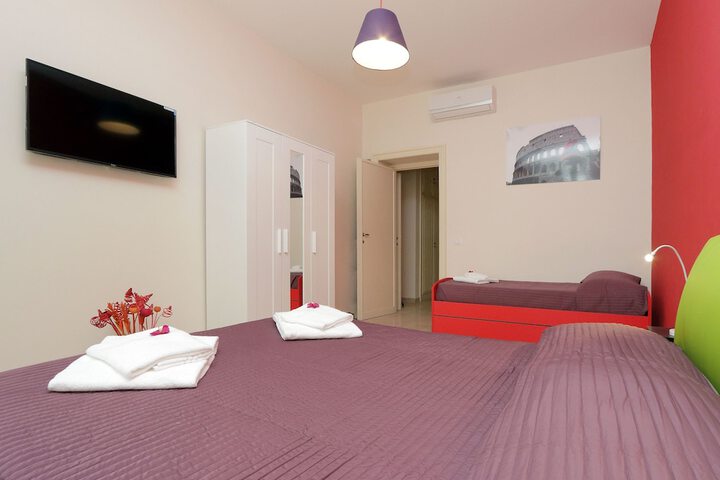 Room 10 of 30