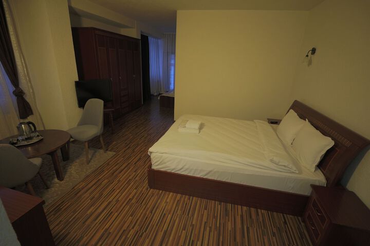 Room 40 of 84