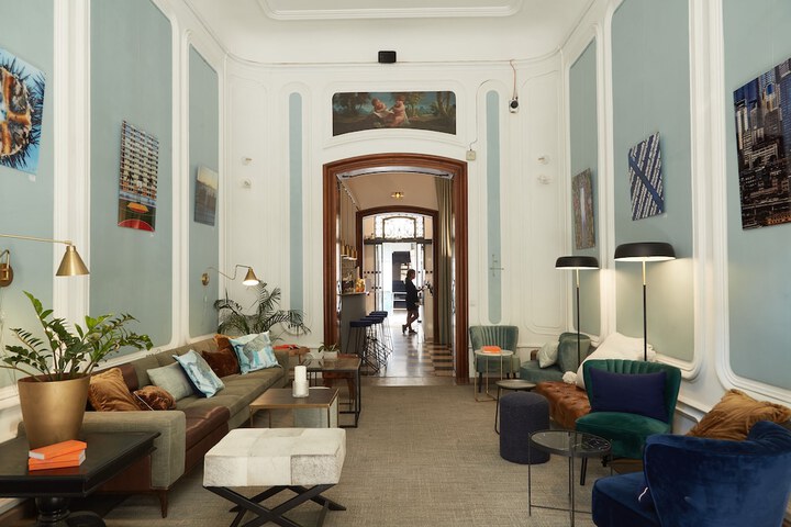 Entrance & Lobby