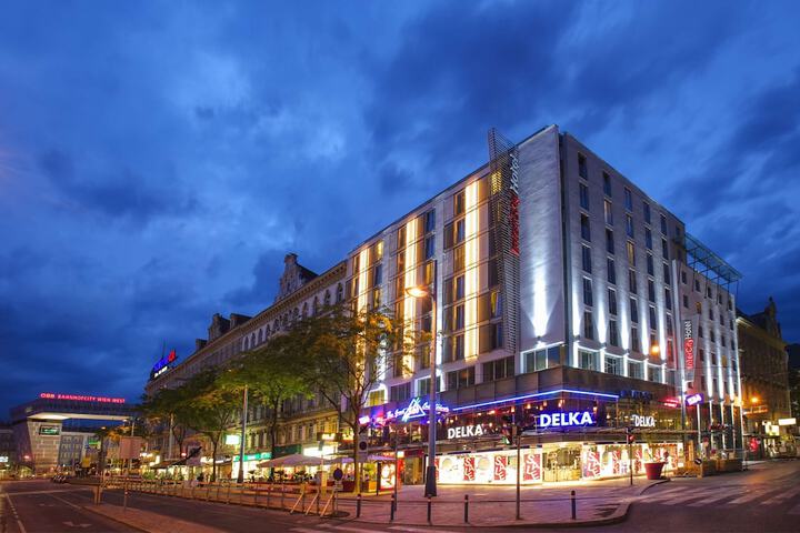 Hotel 80 of 90