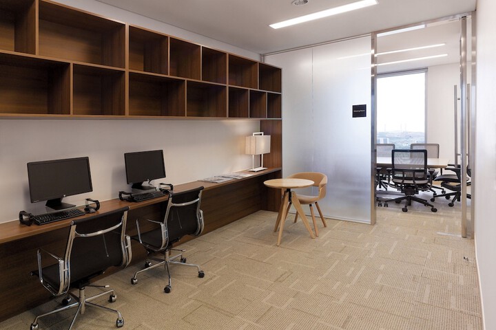 Business Center 66 of 83
