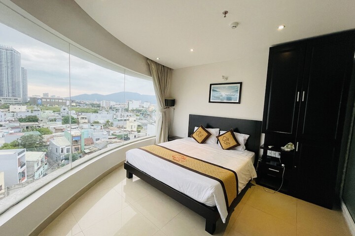 Room 14 of 48