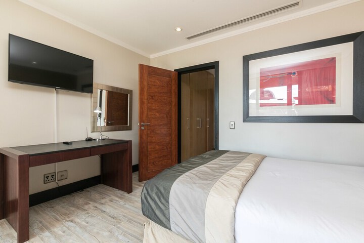 Room 8 of 27