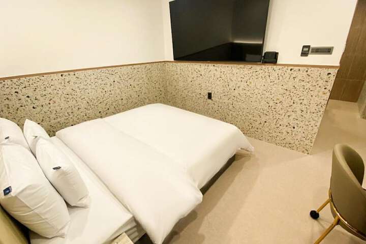 Room 58 of 109