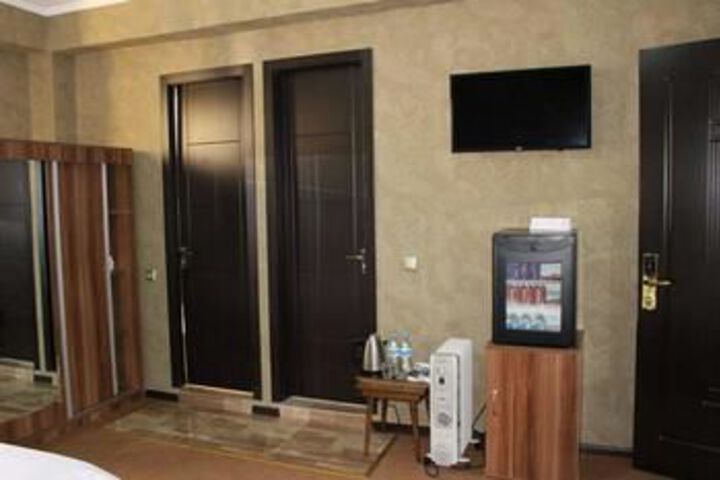 Room 14 of 21