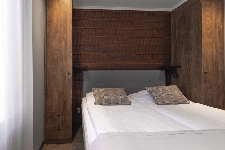 Room 15 of 83