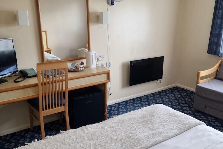 Room 35 of 74