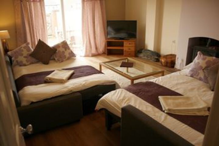 Room 5 of 16