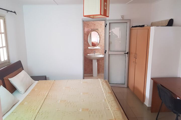 Room 47 of 130
