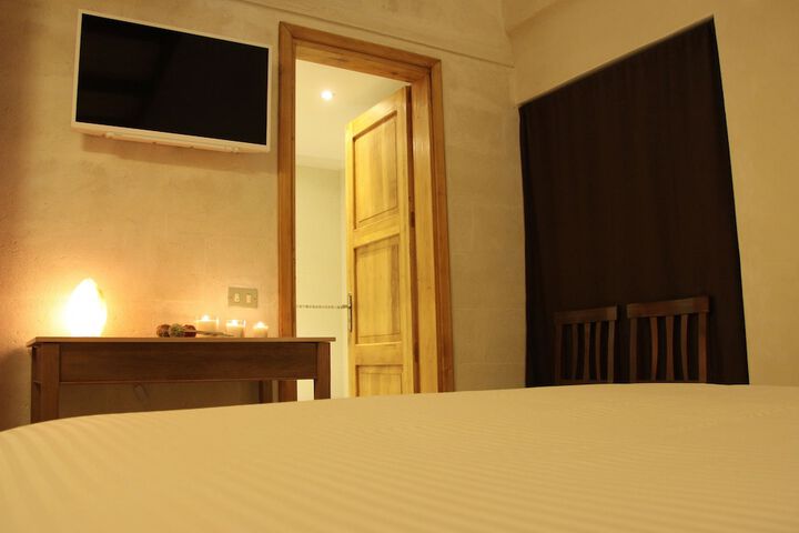 Room 12 of 13