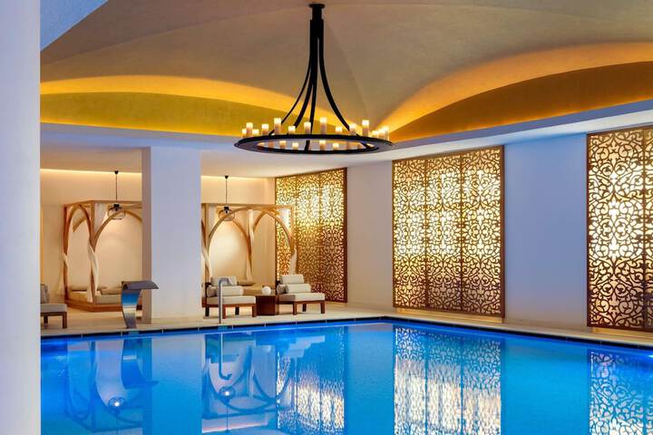Pool 124 of 262