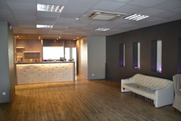 Lounge 19 of 25