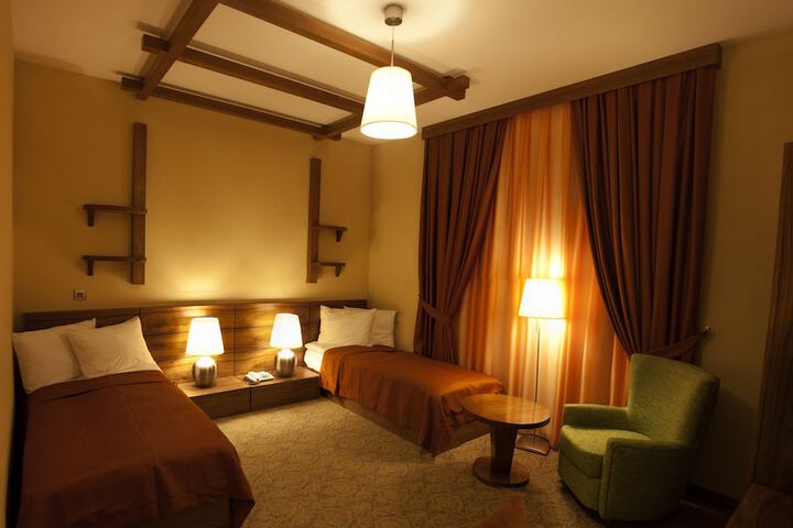 Room 5 of 65