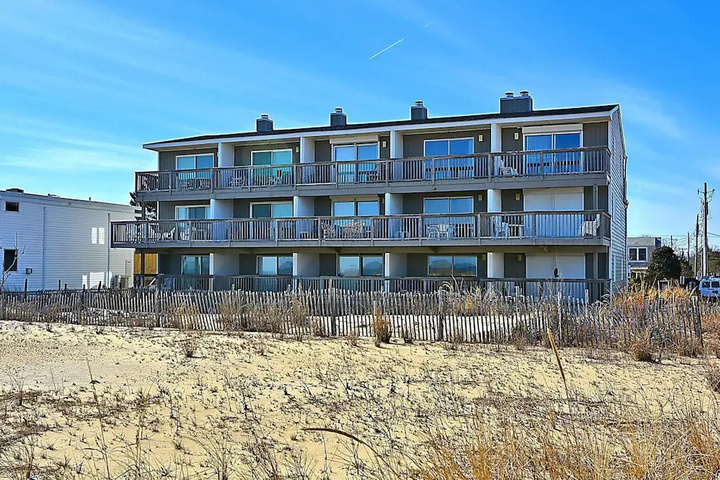 2 Swedes Street Bermuda Sea Mist Community by Long & Foster