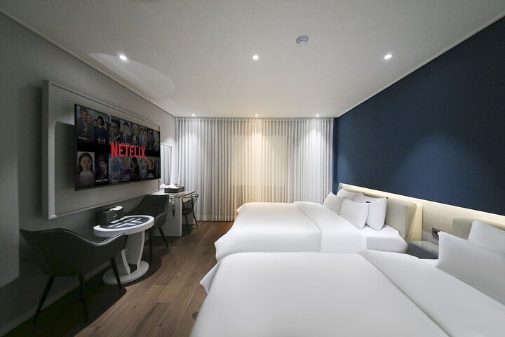 Room 11 of 39