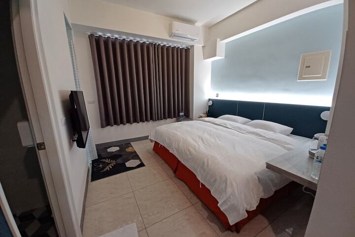 Room 28 of 31