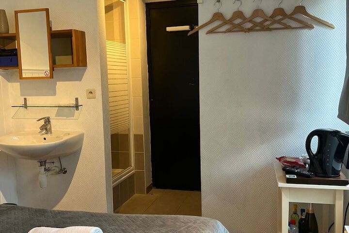 Room 68 of 71