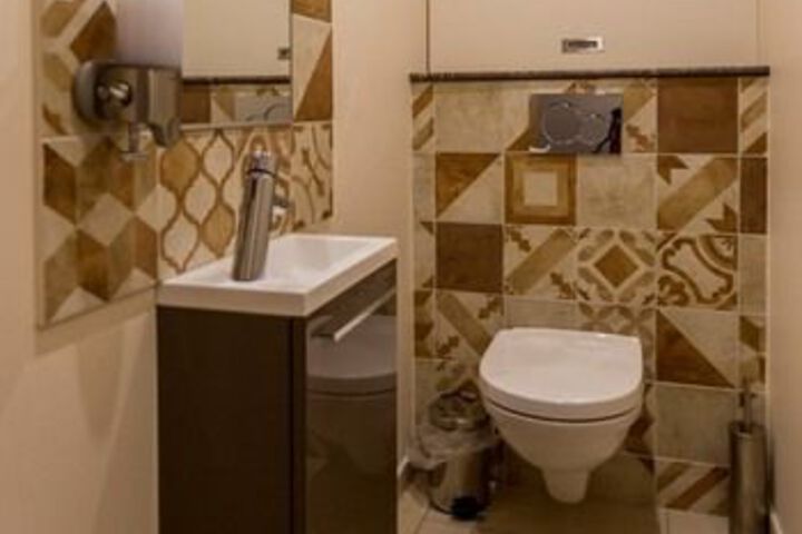 Room 2 of 15