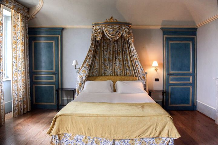 Room 6 of 31