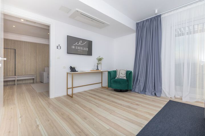 Room 43 of 110