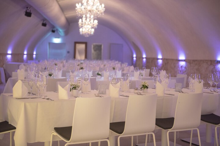 Ballroom/Hall 26 of 31