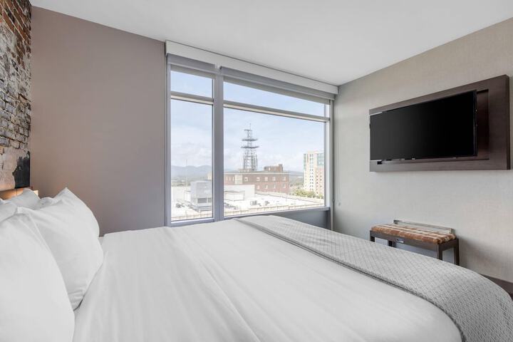 Room 45 of 99