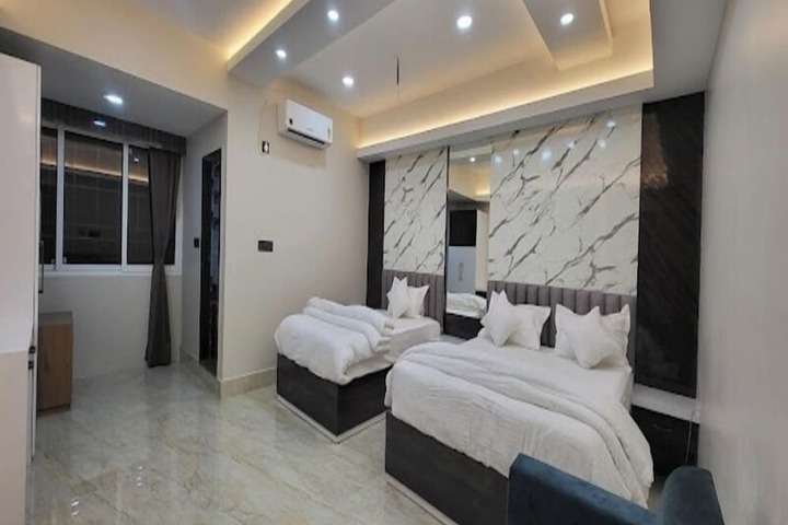 Room 13 of 44