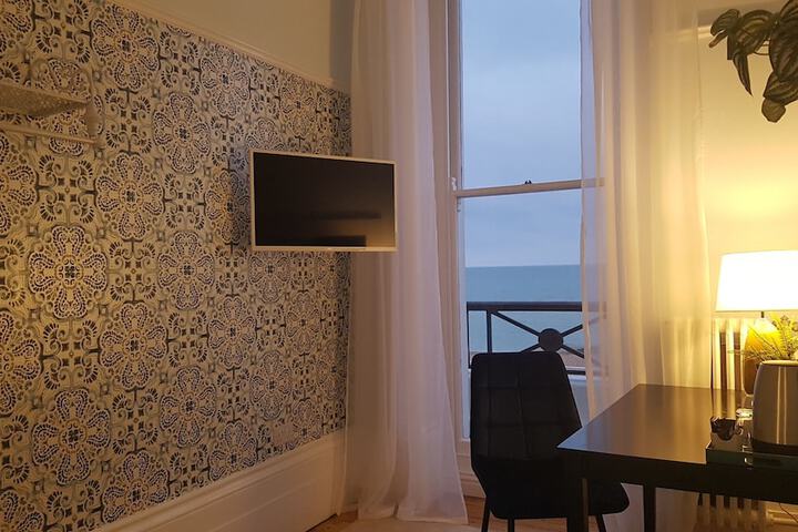 Room 8 of 46