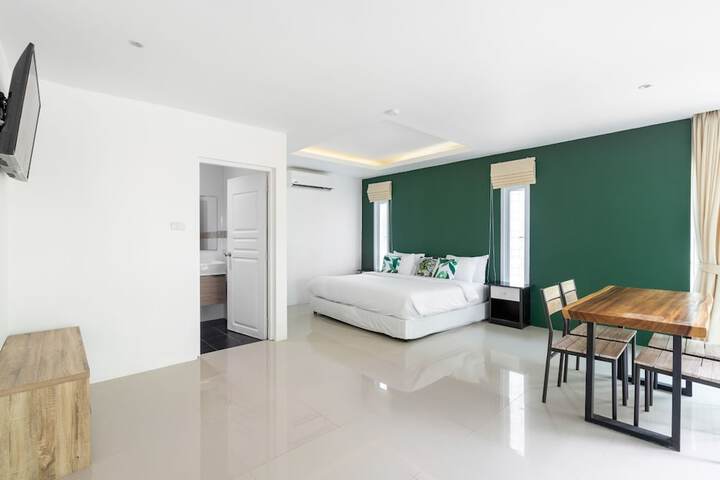 Room 13 of 94
