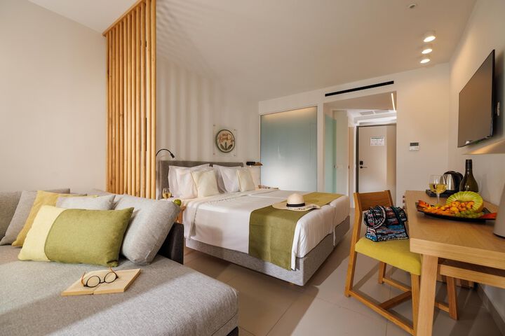 Room 42 of 209