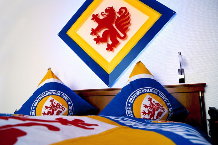 Room 2 of 51