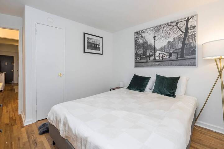 Room 2 of 38
